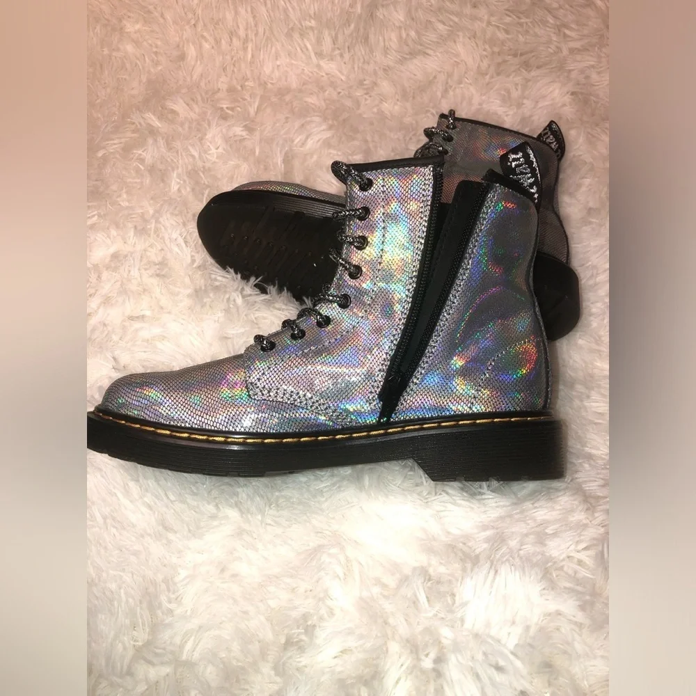 🪩💿Dr. MartensYOUTH 1460 IRIDESCENT LEATHER LACE UP BOOTS size 4 🪩💿 - Picture 10 of 16